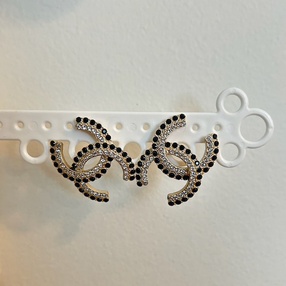 Chanel earrings - Picture 1 of 1